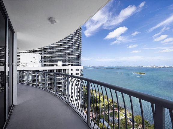 2nd image of 1750 N Bayshore Dr APT 3801
