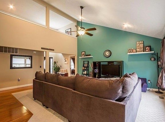 4th image of 2704 Bentwood Dr