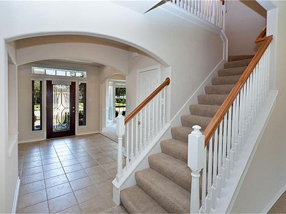 2nd image of 210 Sutherland Ln