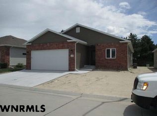 10 Bluestem Dr, Scottsbluff, NE 69361