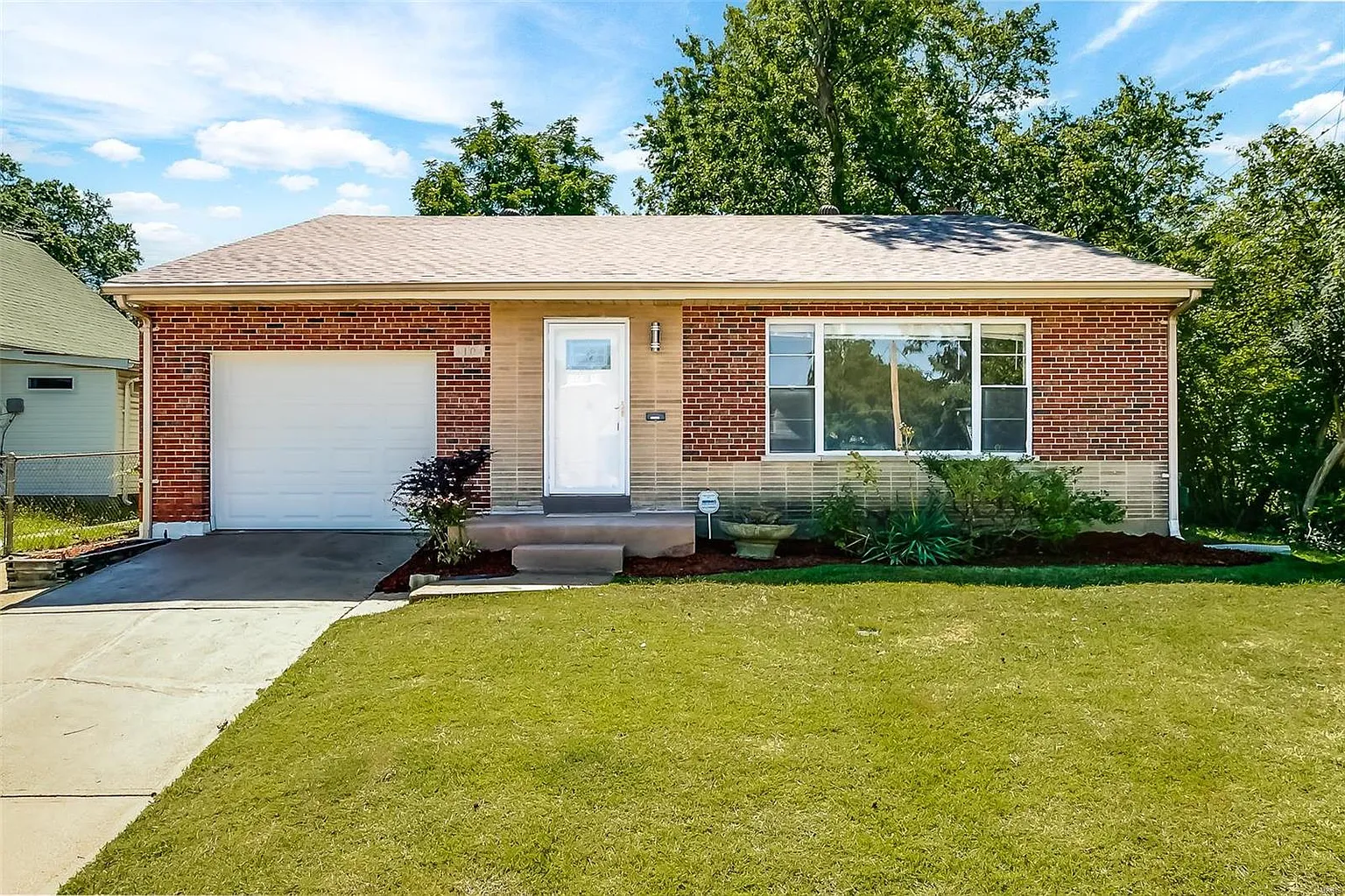 4104 Colonial Ave photo 1