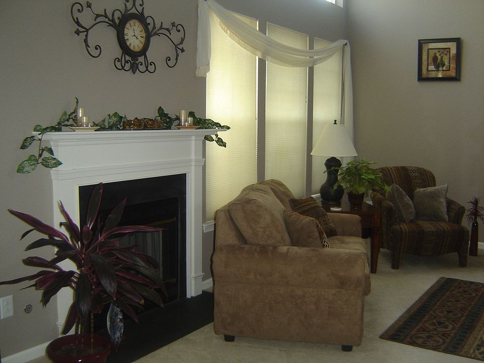 Living Rm/Fireplace