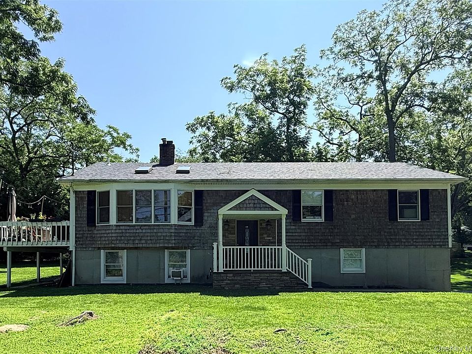 1st image of 6 Pond View Drive