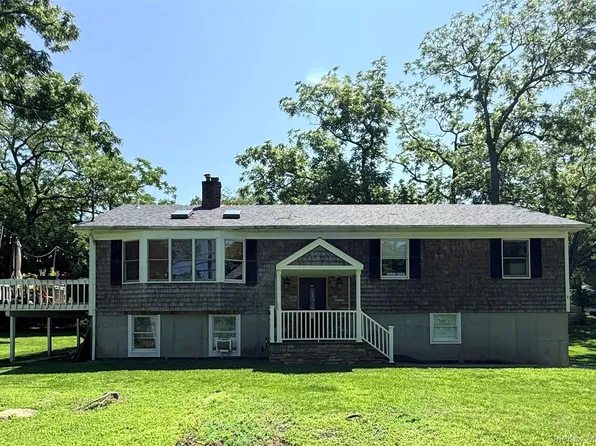 6 Pond View Drive, Wading River, NY 11792