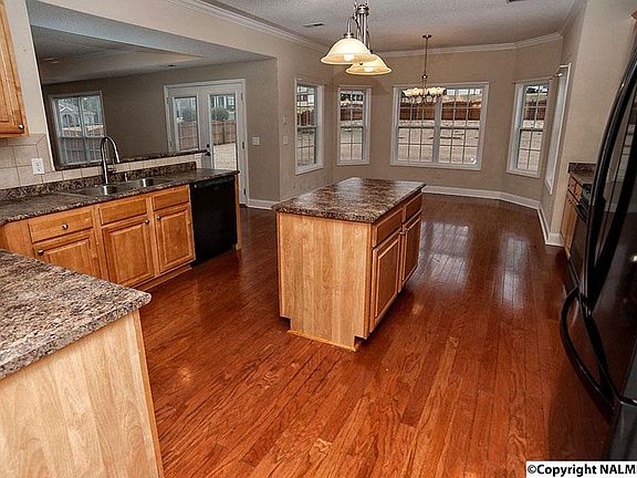 4th image of 103 Berry Hill Dr