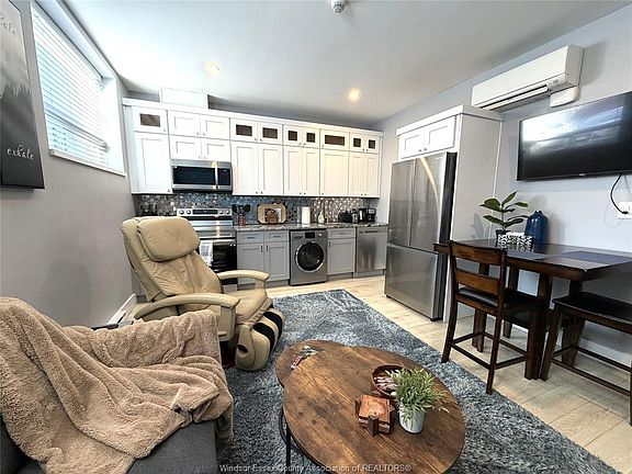 3rd image of 477 Pelissier St #6