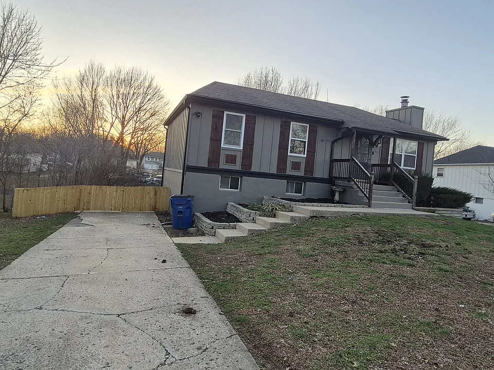 1605 NW Winchester Pl