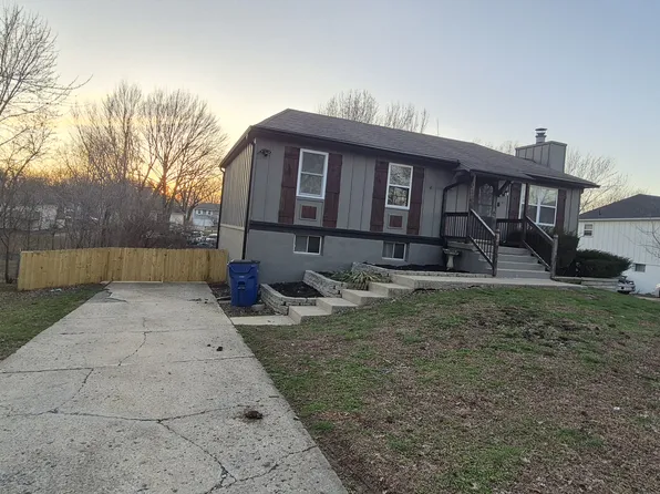 1605 NW Winchester Pl, Blue Springs, MO 64015