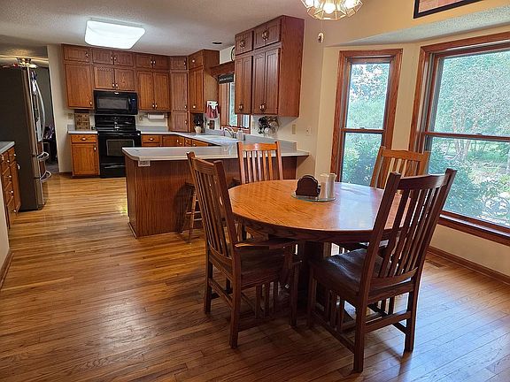 2nd image of 773 Abbe Hills Rd