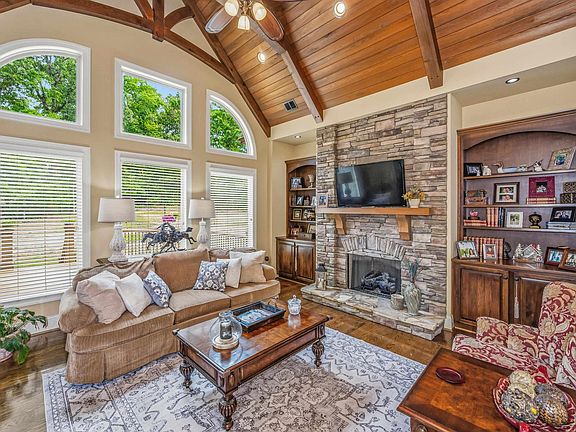 5th image of 221 River Oaks Dr