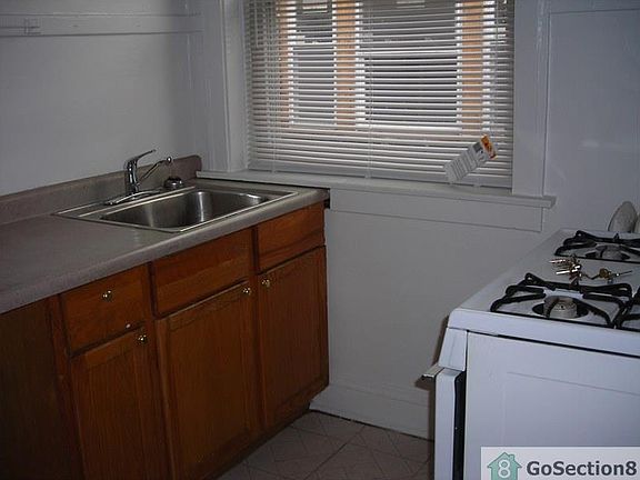 2nd image of 11004 S Vernon Ave Fl 3rd