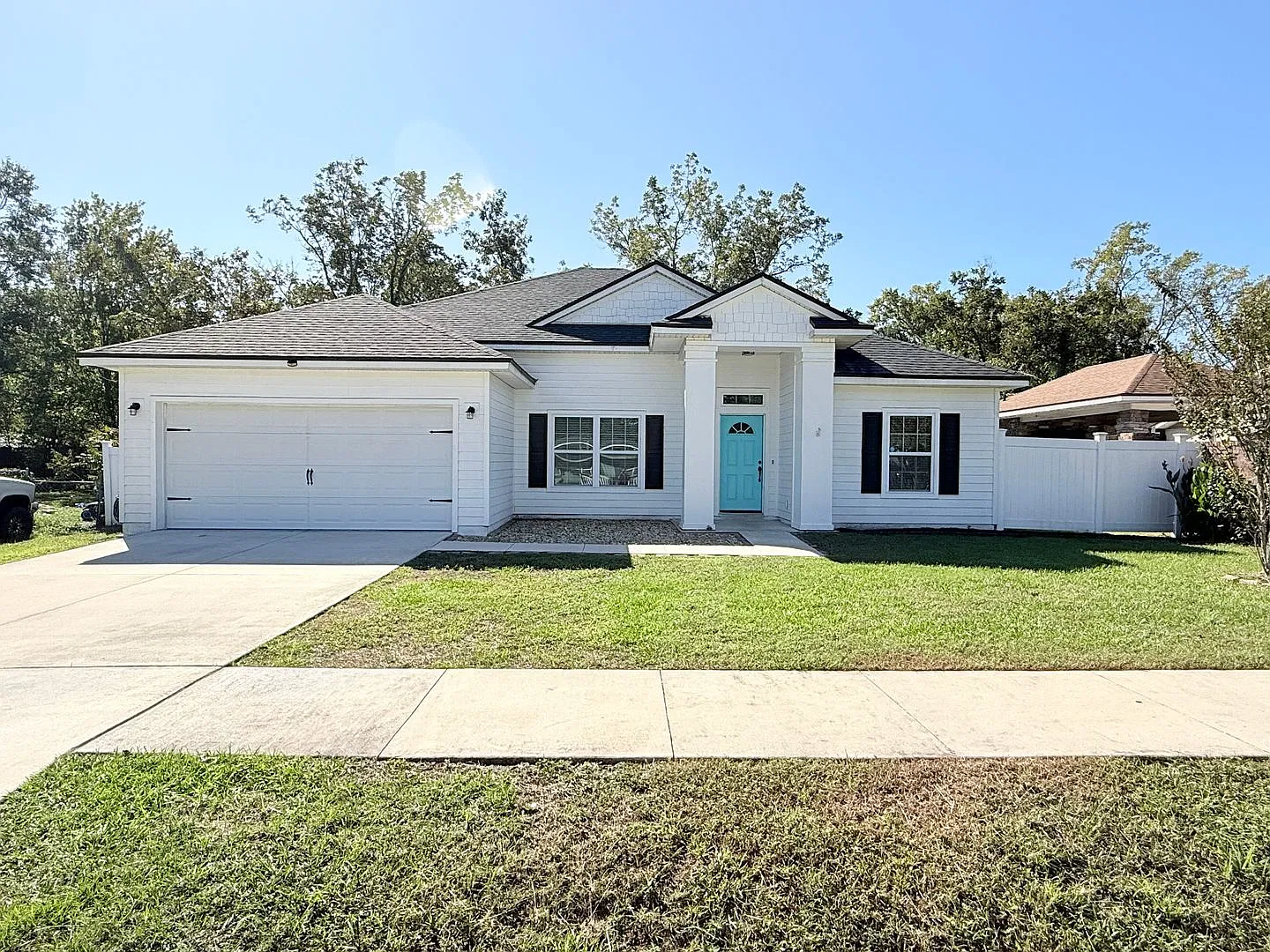 Beautiful 4-Bedroom Home with Stunning Primary Suite & Fully Fenced Backyard! — Photo 1