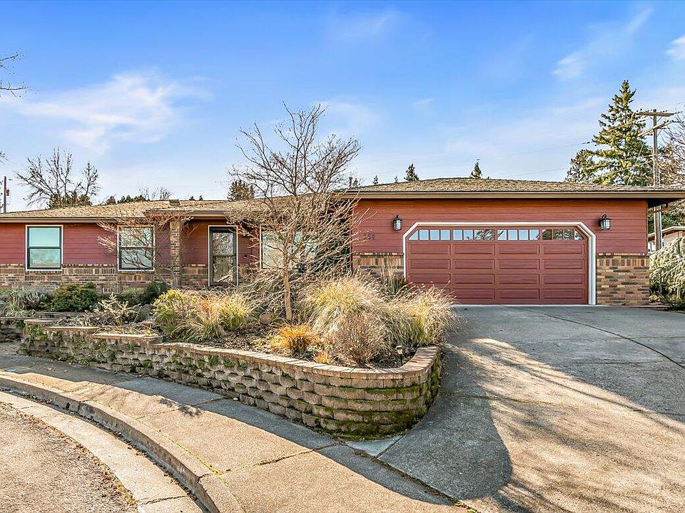 1st image of 780 Oakway Cir