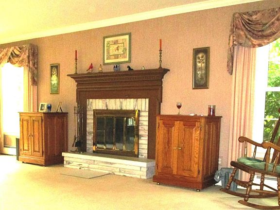2nd image of 1439 Clarke Pl