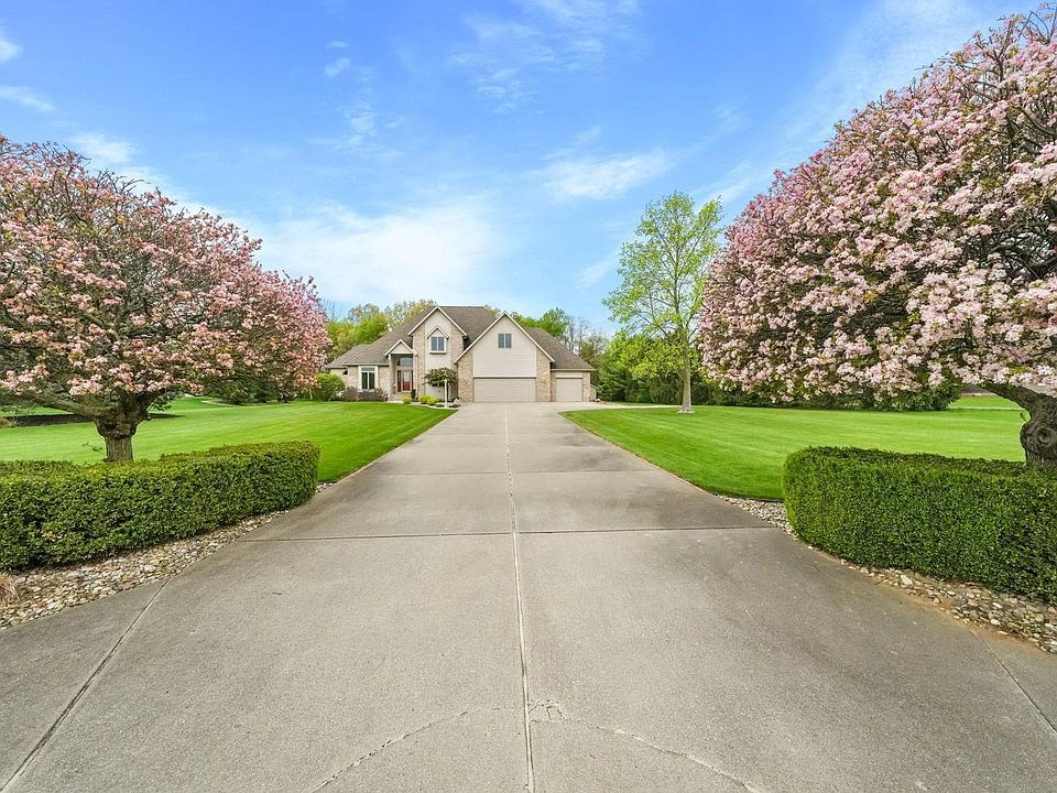 1st image of 53611 Lakefield Dr