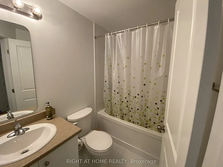 1119 Tischart Cres — Photo 26