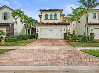 Pembroke Lakes South, Pembroke Pines, FL 33025