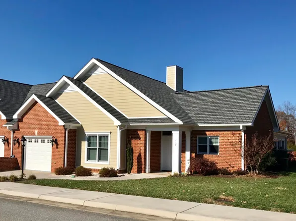 116 Retirement Dr, Huddleston, VA 24101