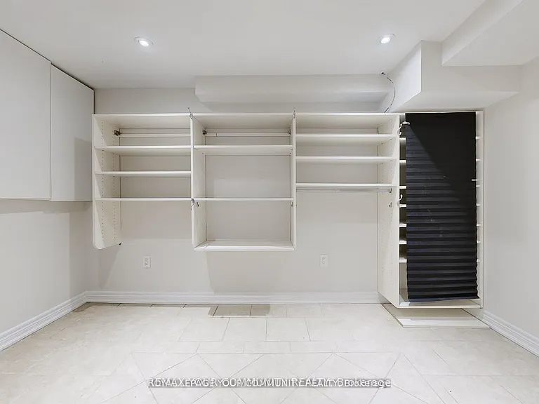 52 Eleanor Cir #LOWER — Photo 21