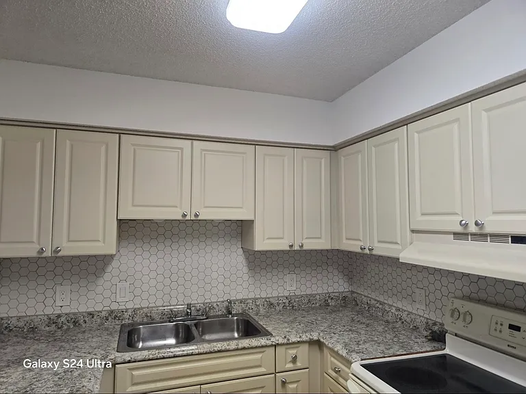 9481 Highland Oak Dr #1409 — Photo 10