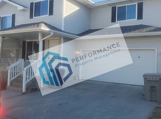 6624 Shadow Pines Pl, Lincoln, NE 68516