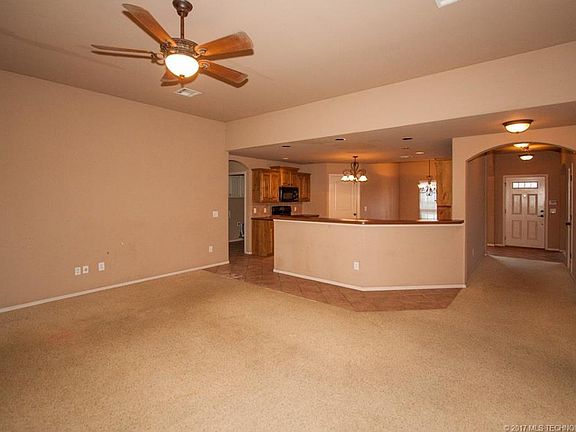 4th image of 20593 E 45th St E