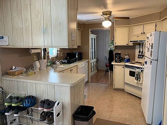 5th image of 209 Windsor Dr