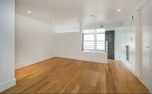 Rented by Compass | media 7