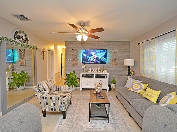 3rd image of 641 Wisteria Dr
