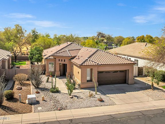 4th image of 903 W RAVEN Drive