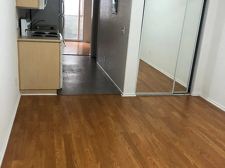 1525 2nd Ave #103 — Photo 6