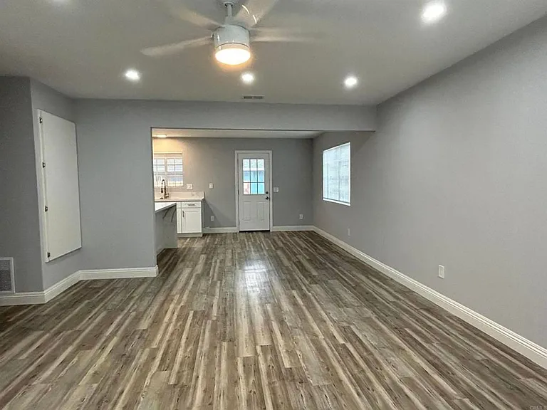 943 Georgia St — Photo 3
