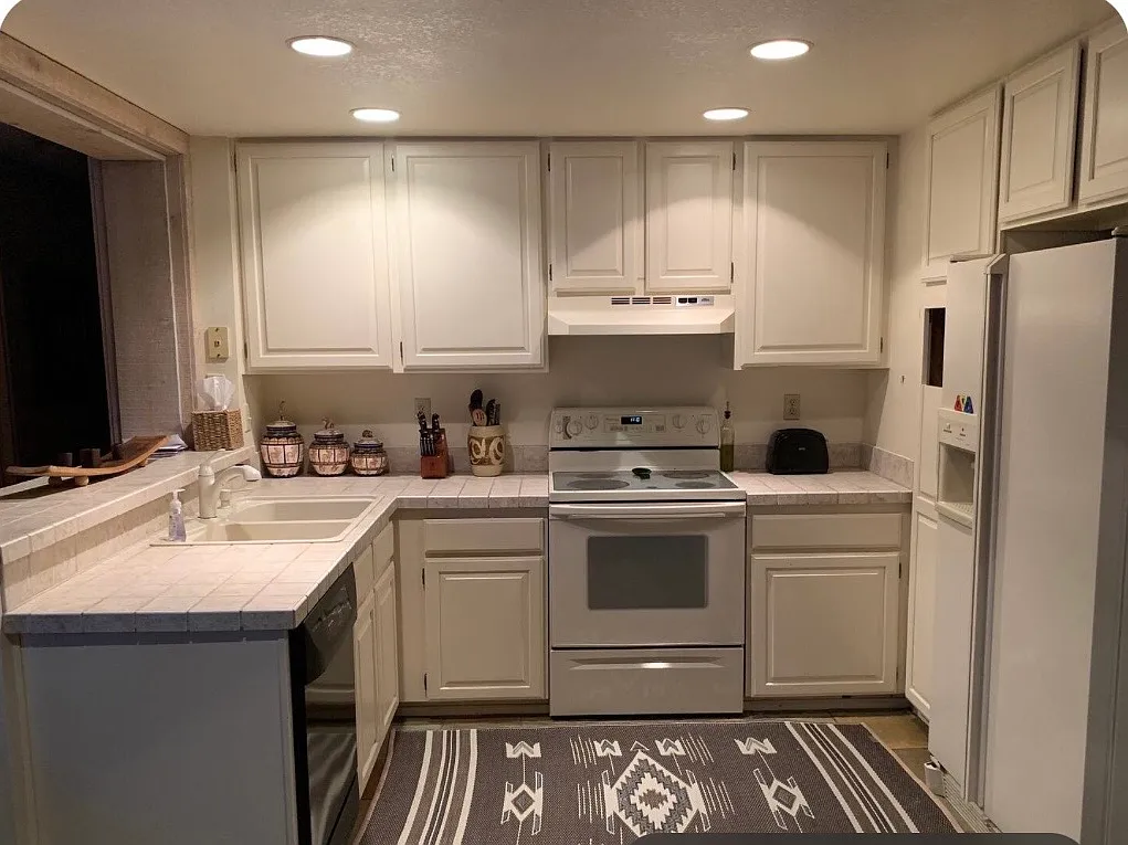 2 bed, 974 sqft, $2,600 — Photo 3