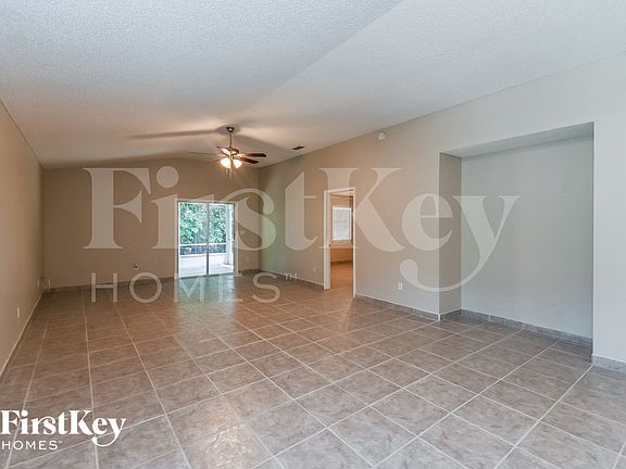 4th image of 6143 Alpenrose Ave