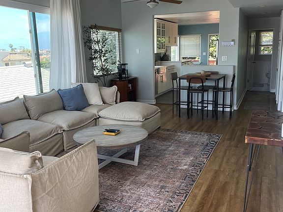 2nd image of 703 8th St #703