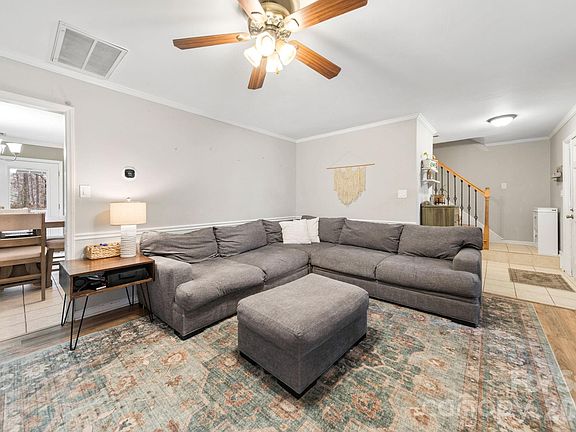 3rd image of 524 Nash Ct
