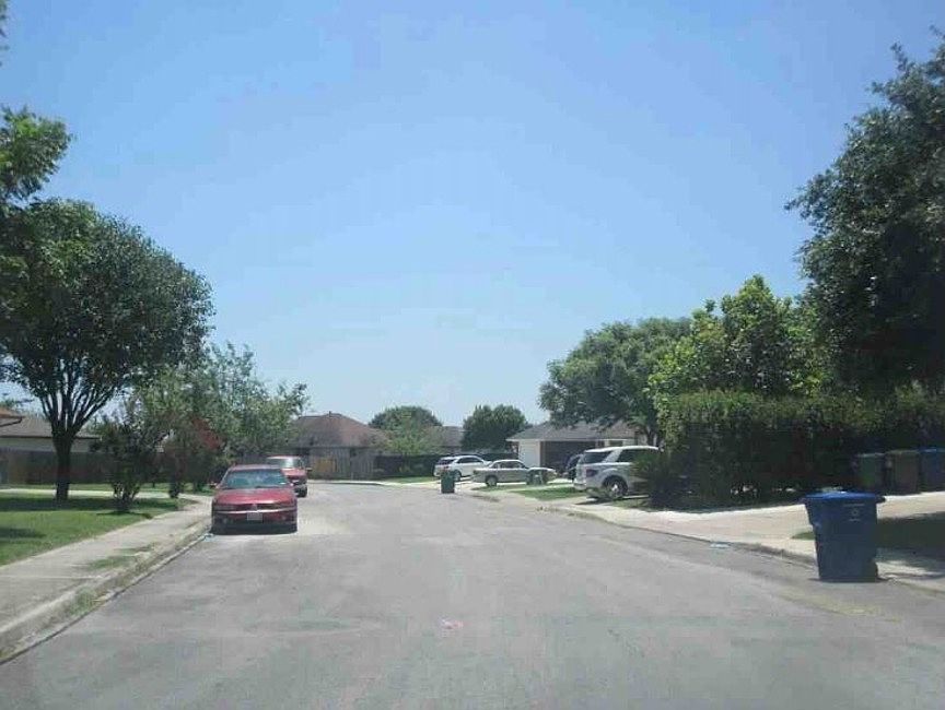 Exterior Neighborhood (street photo)