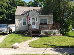 1034 Queen St, Lansing, MI 48915