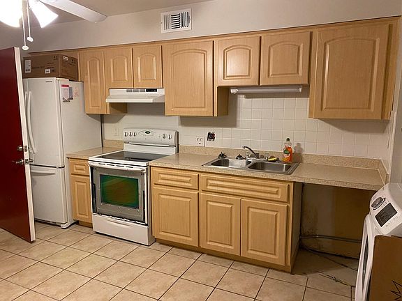3rd image of 4522 La Capri Ct