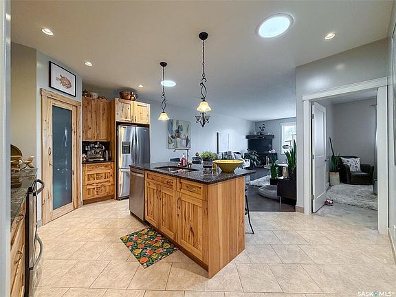 4th image of 270 14th AVENUE NE