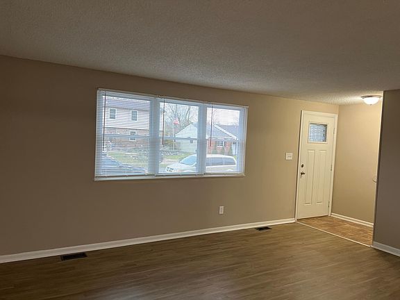 3rd image of 2804 N Pawnee Dr