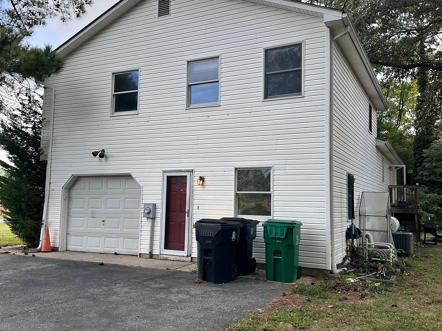 3 bed, 2.5 bath, 1370 sqft, $2,200 — Photo 1