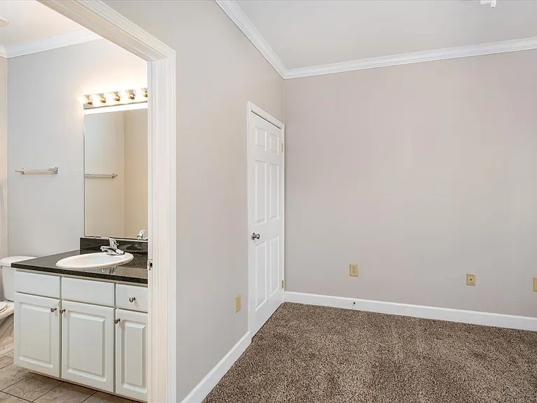 Puller Place Apartments — Photo 21