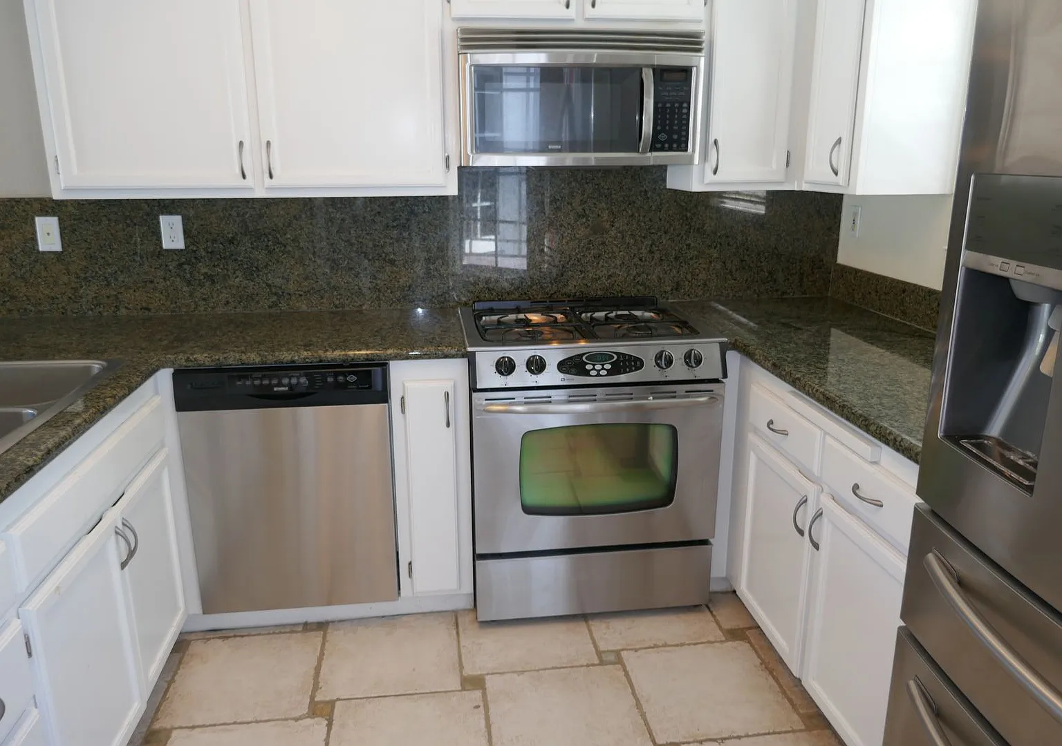 Three Bedroom / Two Bath Condo Townhome With Garage In Marin Lagoon — Photo 2