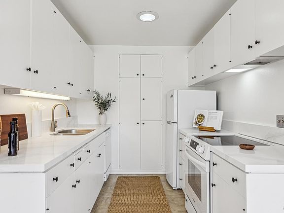 5th image of 952 Lea Drive