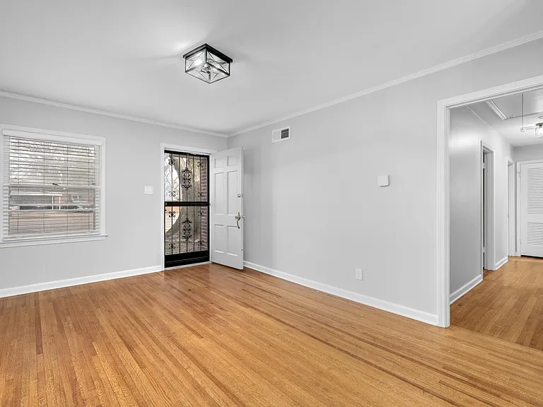1453 Colonial Rd — Photo 4