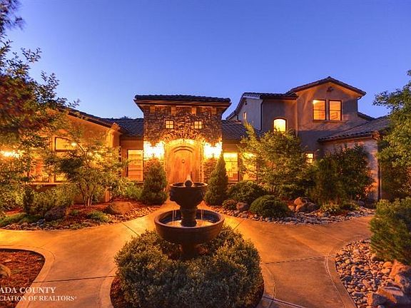 2nd image of 981 Plum Dr