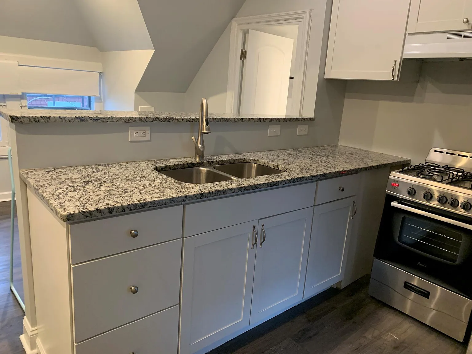 Studio, 400 sqft, $850 — Photo 4