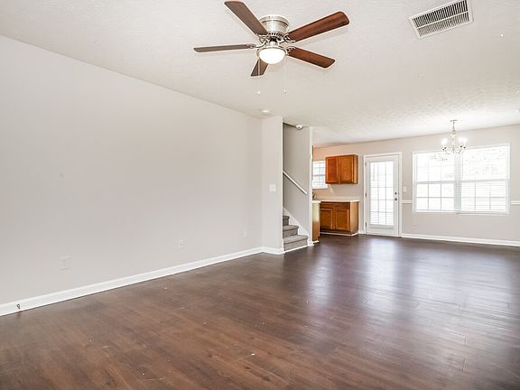 5th image of 6075 Flagstaf Walk