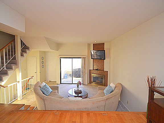 4th image of 4634 Don Lorenzo Dr. #D